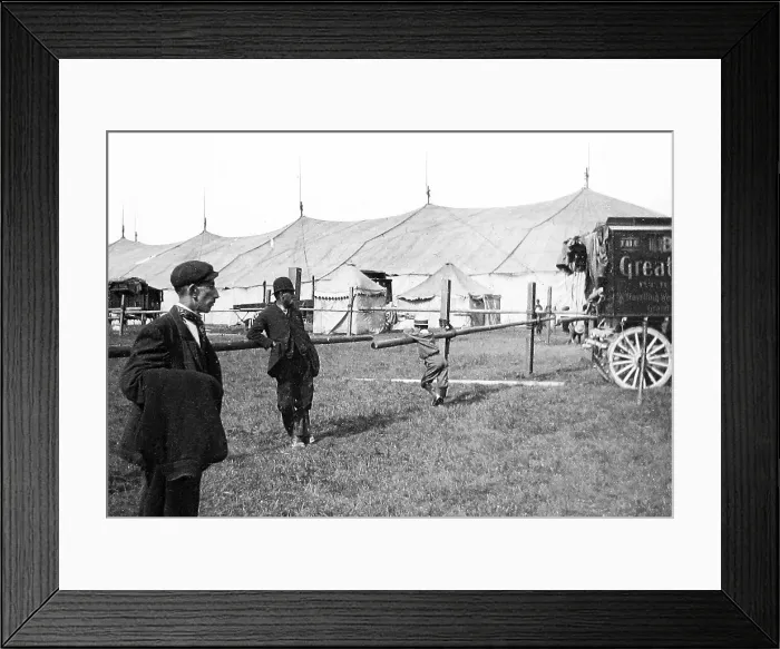 Framed Print : Barnum's Circus in Ramsgate in 1899 Framed Print : Barnum's Circus in Ramsgate in 1899