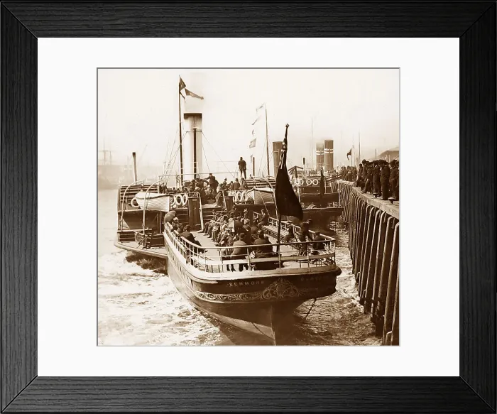 Framed Print : Glasgow Broomielaw Victorian period Framed Print : Glasgow Broomielaw Victorian period