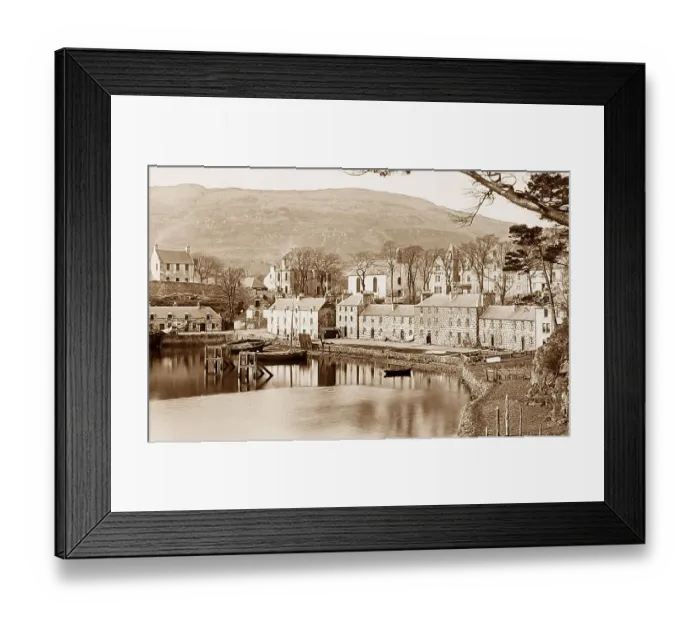Framed Print : Portree, Isle of Skye, Scotland Framed Print : Portree, Isle of Skye, Scotland