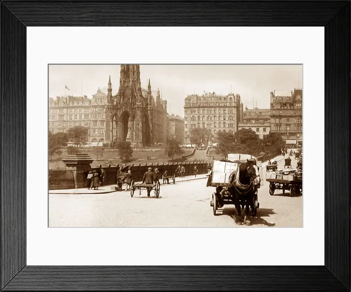 Framed Print : Waverley Bridge, Edinburgh Framed Print : Waverley Bridge, Edinburgh