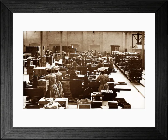 Framed Print : Port Sunlight - packing Monkey Brand Soap - early 1900s Framed Print : Port Sunlight - packing Monkey Brand Soap - early 1900s