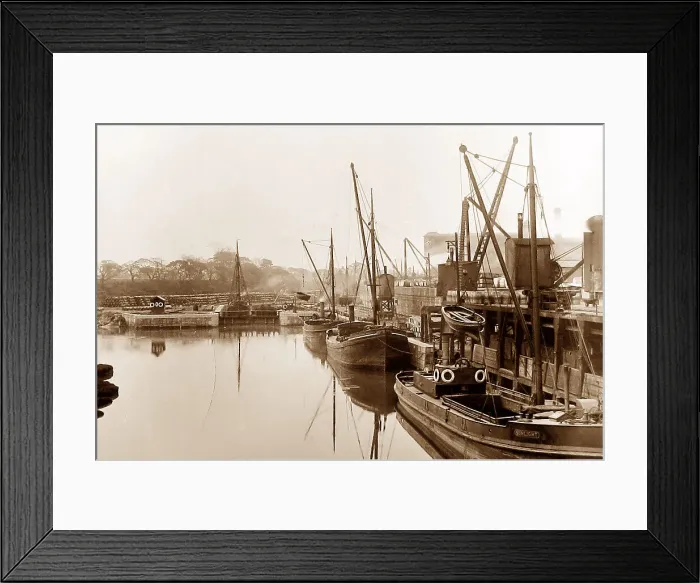 Framed Print : Port Sunlight - Wharf and Docks - early 1900s Framed Print : Port Sunlight - Wharf and Docks - early 1900s