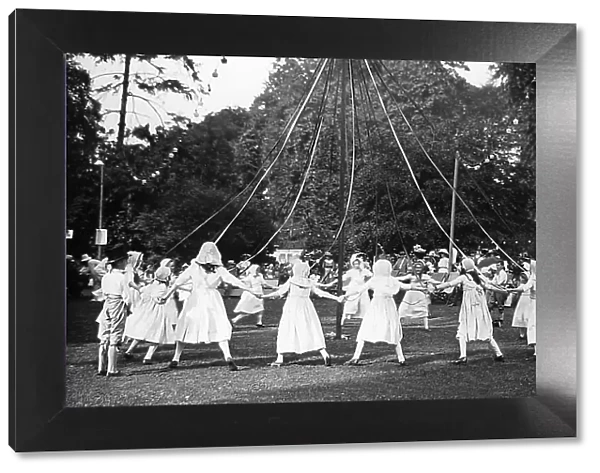 Maypole dancing Victorian period