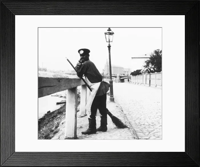 Framed Print : Russia Moscow street cleaner early 1900s