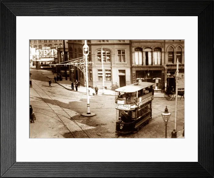 Framed Print : Tram in Market Street, Nottingham Framed Print : Tram in Market Street, Nottingham