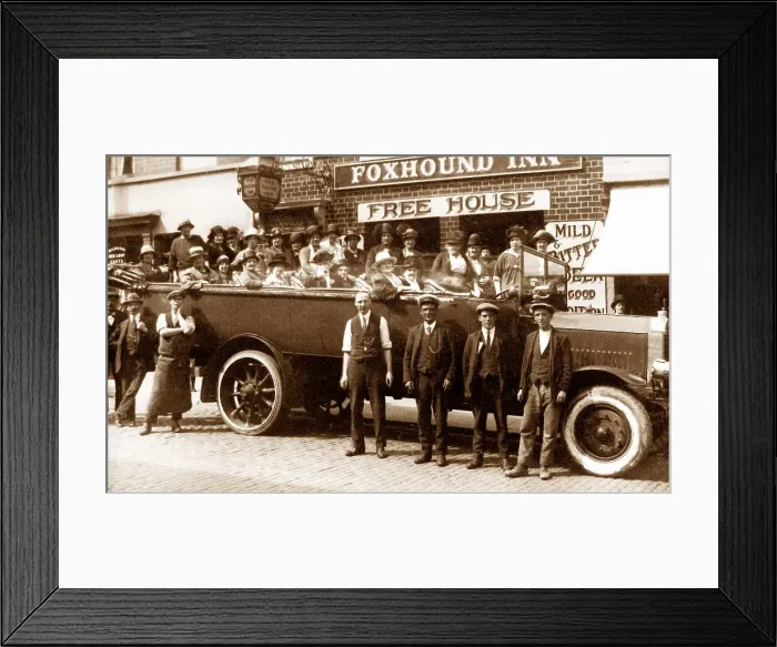 Framed Print : Charabanc outing, Foxhound Inn, Nottingham