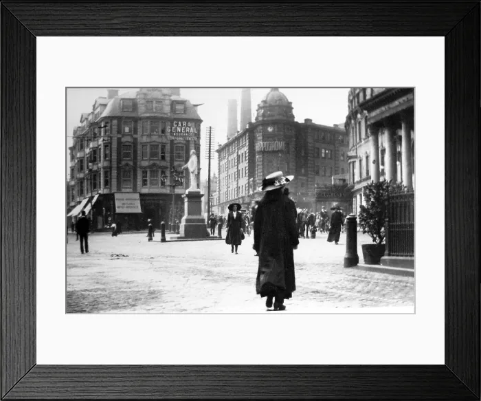 Framed Print : Nottingham Theatre Square in the 1920s Framed Print : Nottingham Theatre Square in the 1920s