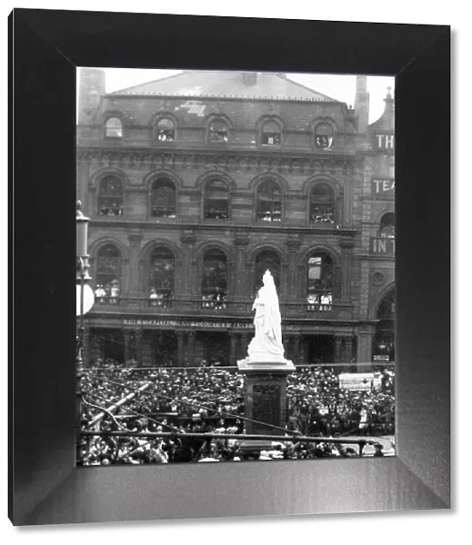 Nottingham - unveiling Queen Victoria's statue in 1904