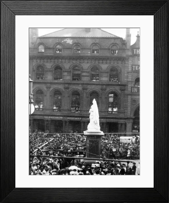 Framed Print : Nottingham - unveiling Queen Victoria's statue in 1904 Framed Print : Nottingham - unveiling Queen Victoria's statue in 1904