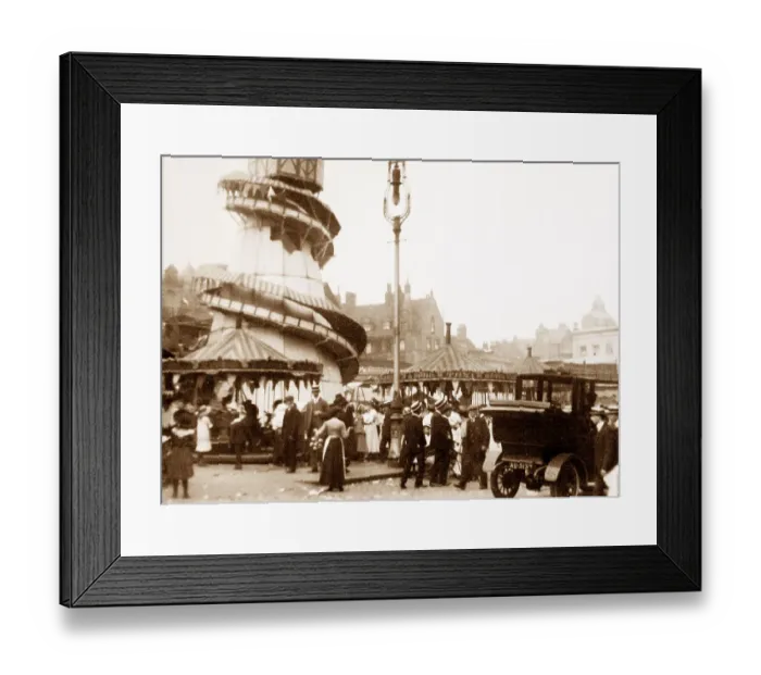 Framed Print : Nottingham Goose Fair in the 1920s Framed Print : Nottingham Goose Fair in the 1920s