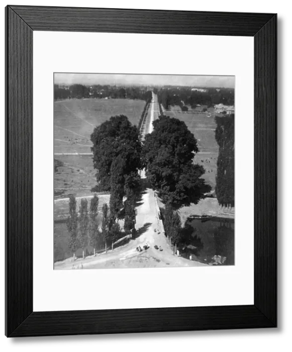Framed Print : India - Srinagar Cashmere early 1900s Framed Print : India - Srinagar Cashmere early 1900s