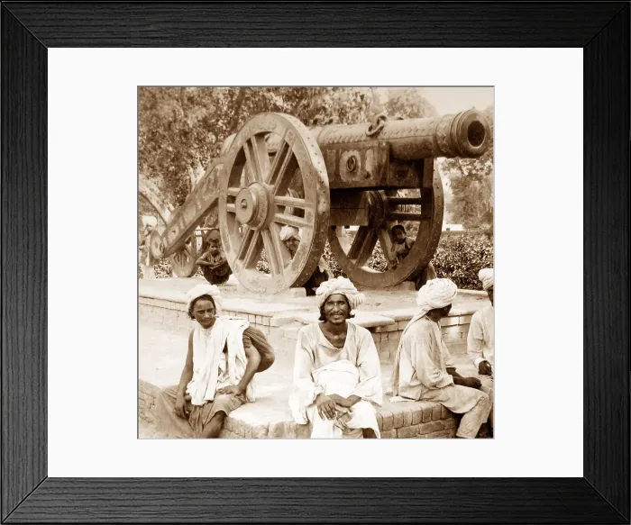 Framed Print : India - Lahore - the Zamramah Gun early 1900s Framed Print : India - Lahore - the Zamramah Gun early 1900s