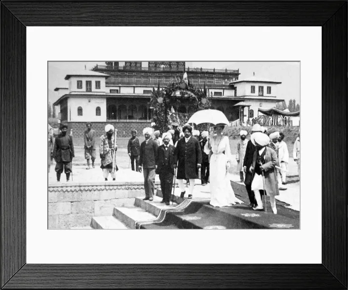 Framed Print : India - Srinagar - Lady Curzon and HH Maharaja of Cashmere Framed Print : India - Srinagar - Lady Curzon and HH Maharaja of Cashmere