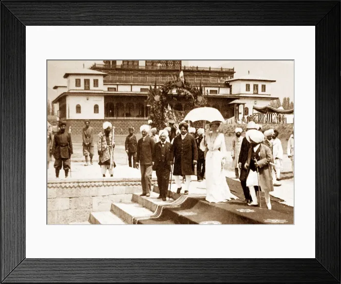 Framed Print : India - Srinagar - Lady Curzon and HH Maharaja of Cashmere Framed Print : India - Srinagar - Lady Curzon and HH Maharaja of Cashmere