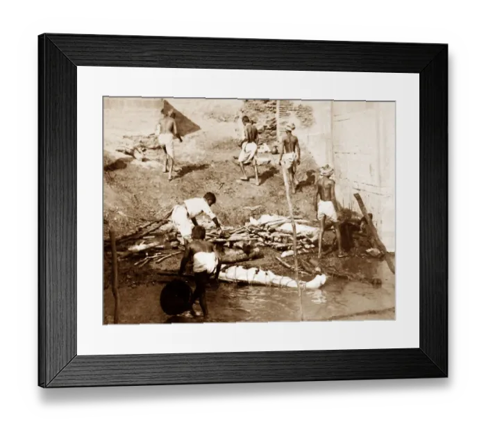 Framed Print : India - Benares preparing bodies for cremation early 1900s Framed Print : India - Benares preparing bodies for cremation early 1900s