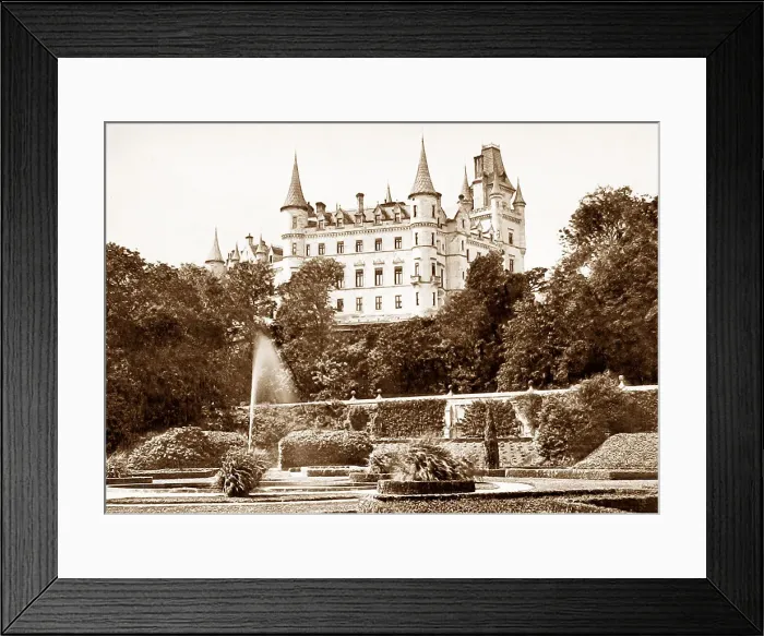 Framed Print : Dunrobin Castle Framed Print : Dunrobin Castle