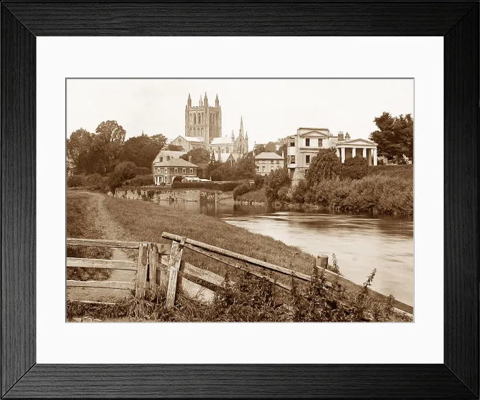 Framed Print : Hereford Cathedral from the River Wye Framed Print : Hereford Cathedral from the River Wye