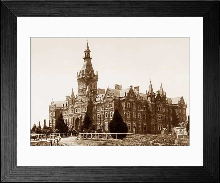 Framed Print : Ormond College, Melbourne University, Australia Framed Print : Ormond College, Melbourne University, Australia