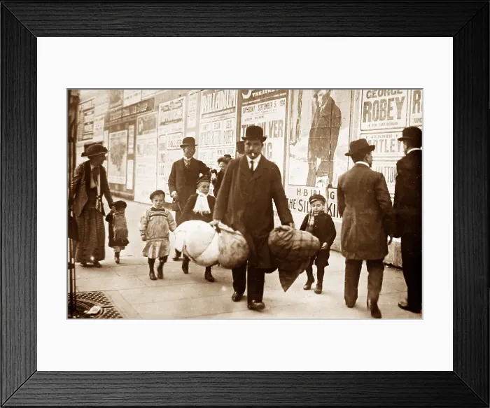 Framed Print : Belgian refugees arriving in London during WW1 Framed Print : Belgian refugees arriving in London during WW1