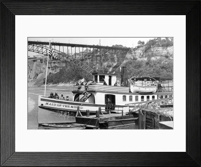 Framed Print : Maid of the Mist, Niagara Falls, USA Canada Framed Print : Maid of the Mist, Niagara Falls, USA Canada