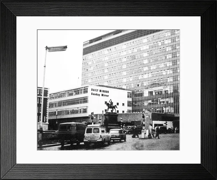 Framed Print : Daily Mirror Sunday Mirror office, Holborn Circus Framed Print : Daily Mirror Sunday Mirror office, Holborn Circus