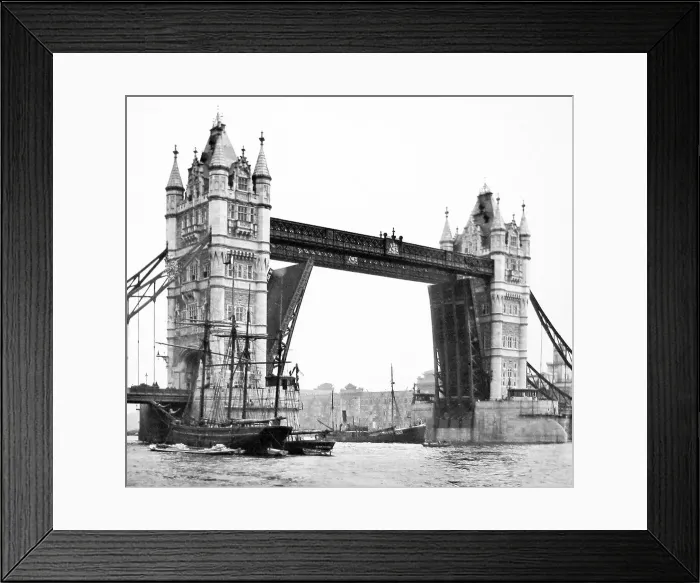 Framed Print : Tower Bridge, London - Victorian period Framed Print : Tower Bridge, London - Victorian period