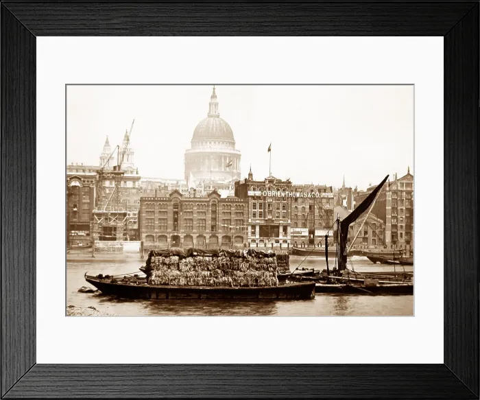 Framed Print : St Paul's Cathedral, London