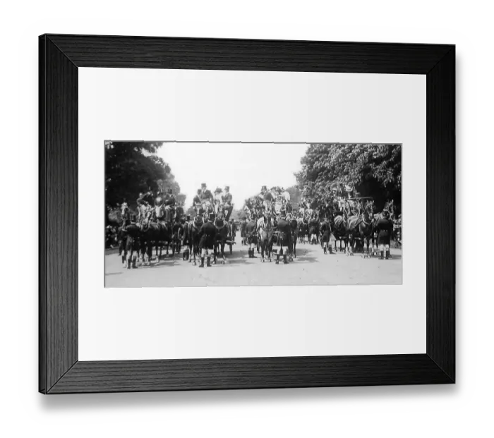 Framed Print : A Coaching Club Meet, Hyde Park, London - Victorian period Framed Print : A Coaching Club Meet, Hyde Park, London - Victorian period