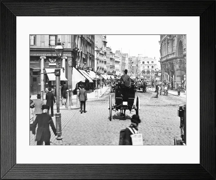 Framed Print : Piccadilly Circus, London - Victorian period