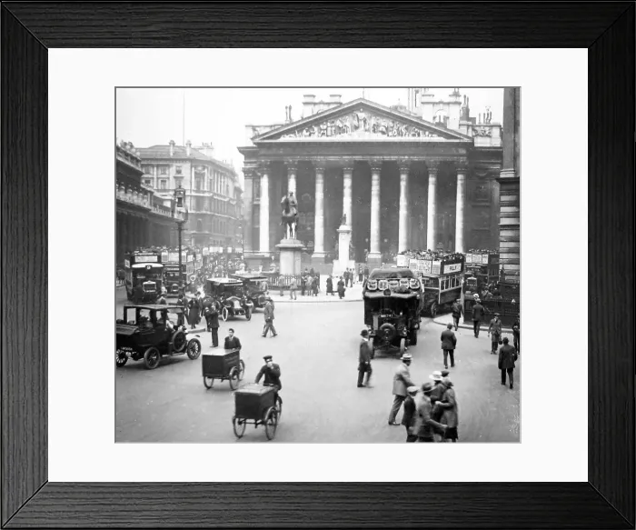 Framed Print : The Royal Exchange, London - early 1900s Framed Print : The Royal Exchange, London - early 1900s