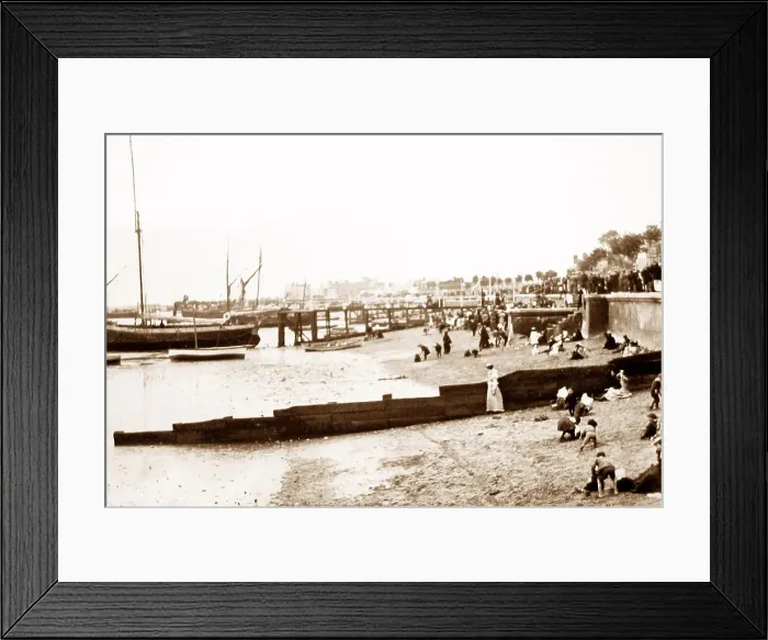 Framed Print : Southend beach Framed Print : Southend beach