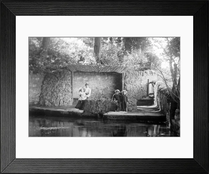 Framed Print : The Wishing Well, Upwey near Weymouth Framed Print : The Wishing Well, Upwey near Weymouth