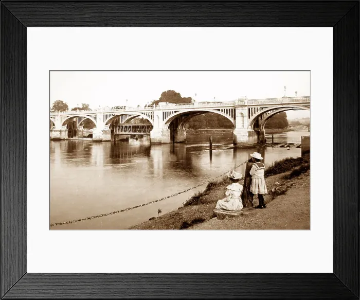 Framed Print : Richmond Bridge, London - Victorian period Framed Print : Richmond Bridge, London - Victorian period