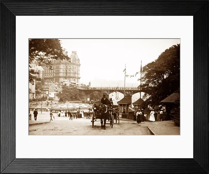 Framed Print : Grand Hotel, Scarborough Framed Print : Grand Hotel, Scarborough