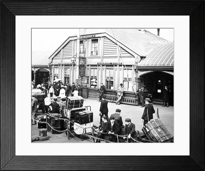 Framed Print : The Landing Stage, Liverpool - early 1900s Framed Print : The Landing Stage, Liverpool - early 1900s