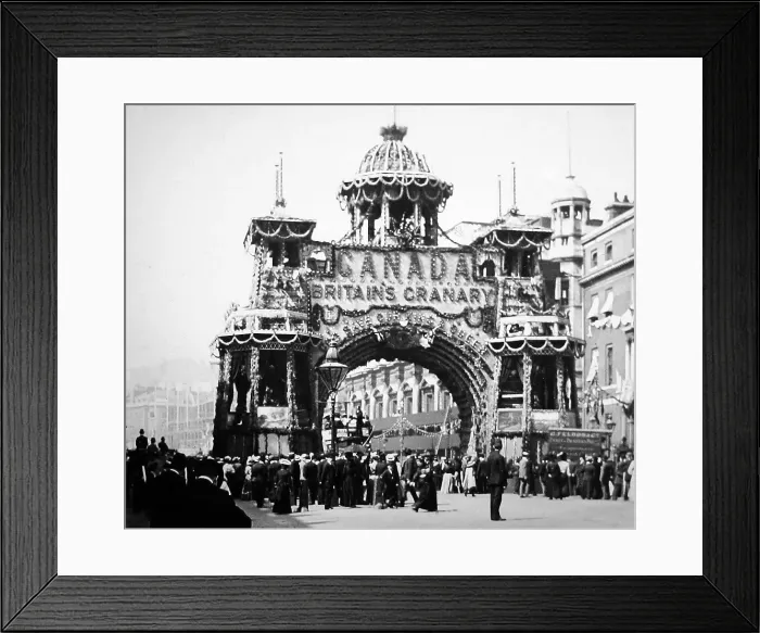 Framed Print : Canada Coronation Arch, Whitehall, London Framed Print : Canada Coronation Arch, Whitehall, London