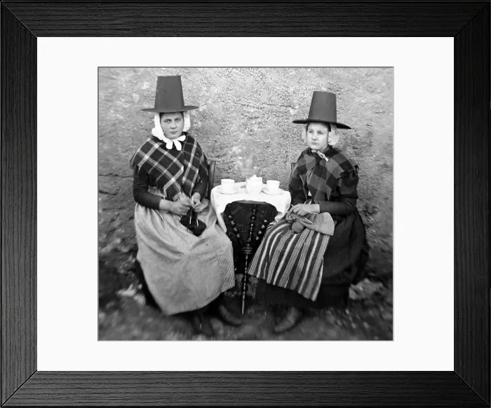 Framed Print : Children in traditional Welsh costume - Victorian period Framed Print : Children in traditional Welsh costume - Victorian period