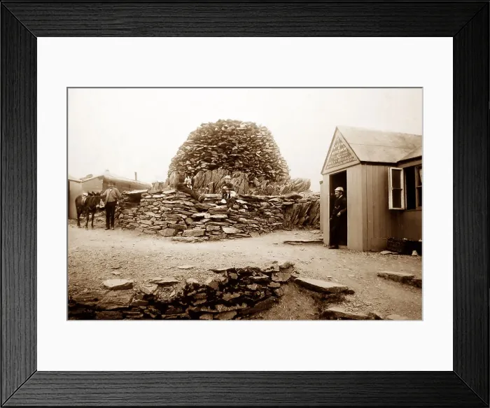 Framed Print : Summit of Mount Snowdon, Wales - early 1900s Framed Print : Summit of Mount Snowdon, Wales - early 1900s