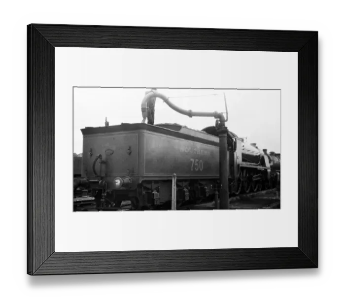 Framed Print : Southern Railway locomotive No. 750 - possibly 1920s