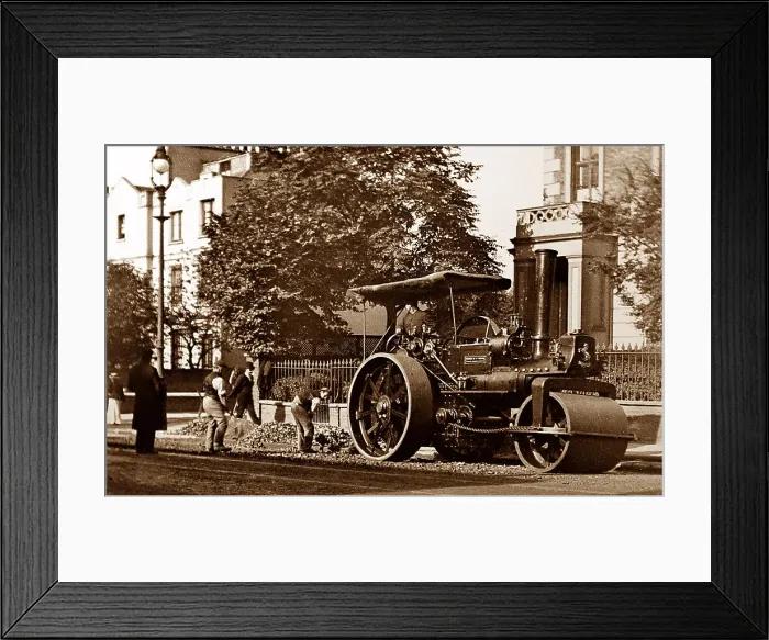 Framed Print : Road gang and steam roller, London Framed Print : Road gang and steam roller, London