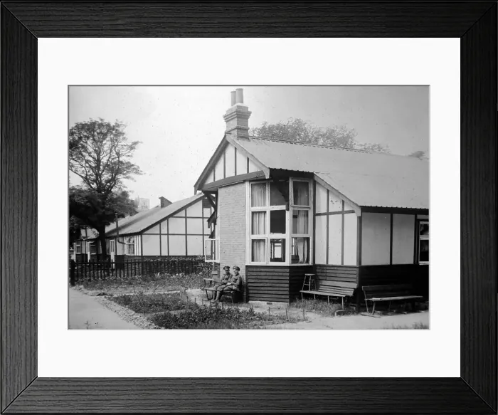 Framed Print : YMCA Euston Hut, London during WW1 Framed Print : YMCA Euston Hut, London during WW1
