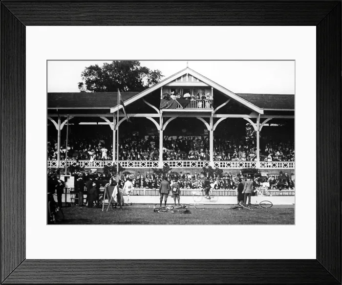 Framed Print : Victoria Park, Adelaide, Australia bicycle racing Framed Print : Victoria Park, Adelaide, Australia bicycle racing