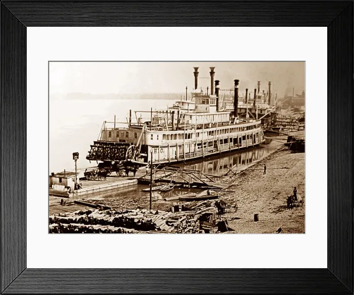 Framed Print : Paddle steamers on the Mississippi River at Memphis, USA Framed Print : Paddle steamers on the Mississippi River at Memphis, USA