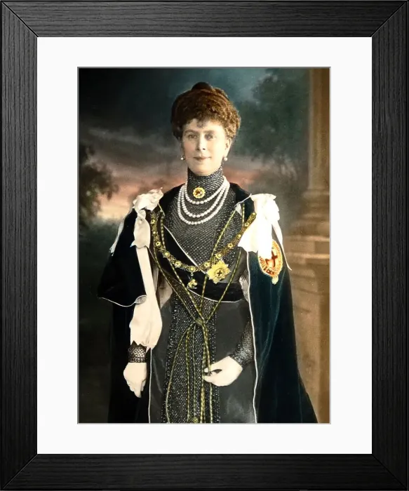Framed Print : HRH Queen Mary wearing Order of the Garter robes Framed Print : HRH Queen Mary wearing Order of the Garter robes