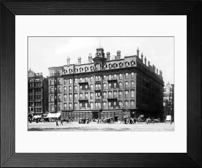 Framed Print : Leland Hotel, Chicago, USA Framed Print : Leland Hotel, Chicago, USA