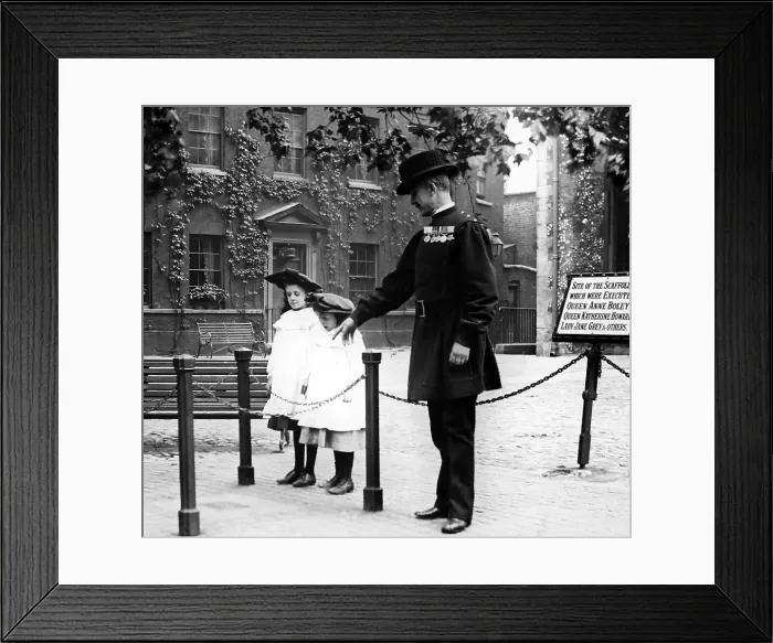 Framed Print : Tower of London - Victorian period Framed Print : Tower of London - Victorian period