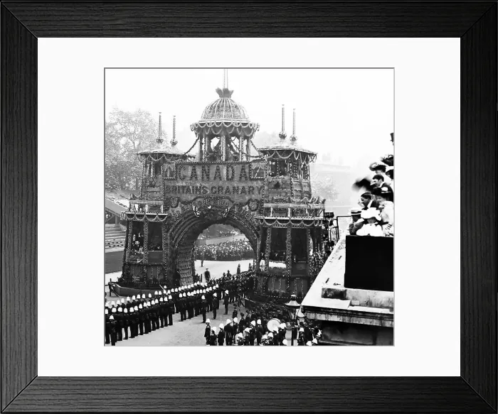 Framed Print : Canadian Arch, Whitehall, London Framed Print : Canadian Arch, Whitehall, London