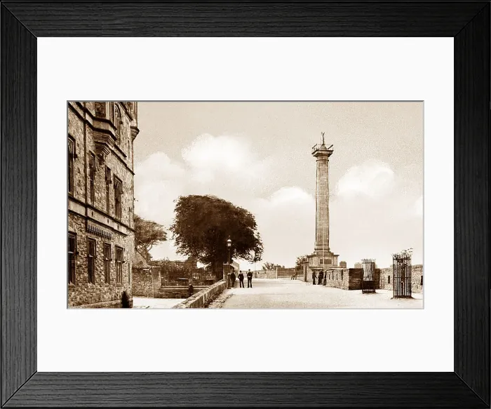 Framed Print : Walkers Monument, Londonderry, Ireland Framed Print : Walkers Monument, Londonderry, Ireland