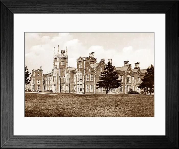 Framed Print : Queens College, Belfast, Ireland Framed Print : Queens College, Belfast, Ireland