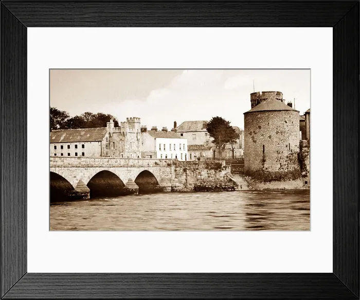 Framed Print : King Johns Castle, Limerick, Ireland Framed Print : King Johns Castle, Limerick, Ireland